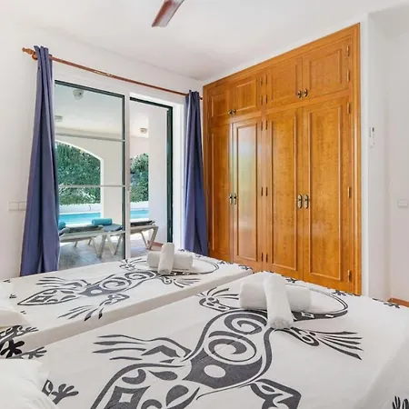 Sea Garden Holidays *